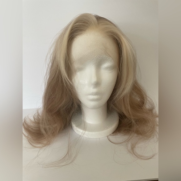 Chelsey Smith Crowns, CSC, Jesslyn Strawberry Platinum Petite Wig NWT - Picture 4 of 16